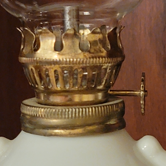 HOLLY HOBBIE® ♡ 1970's Mint Condition Genuine Porcelain Miniature Oil Lamp - Picture 6 of 13